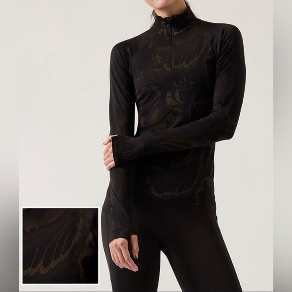 NWT Athleta Momentum Seamless Half Zip
Black Paisley, Large
